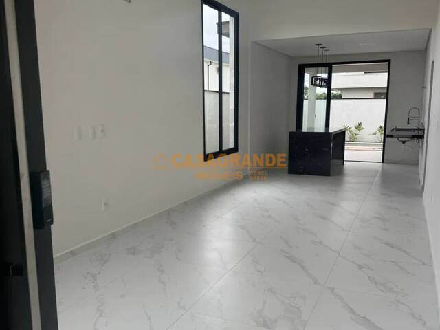 Casa para Venda em São José dos Campos - 5