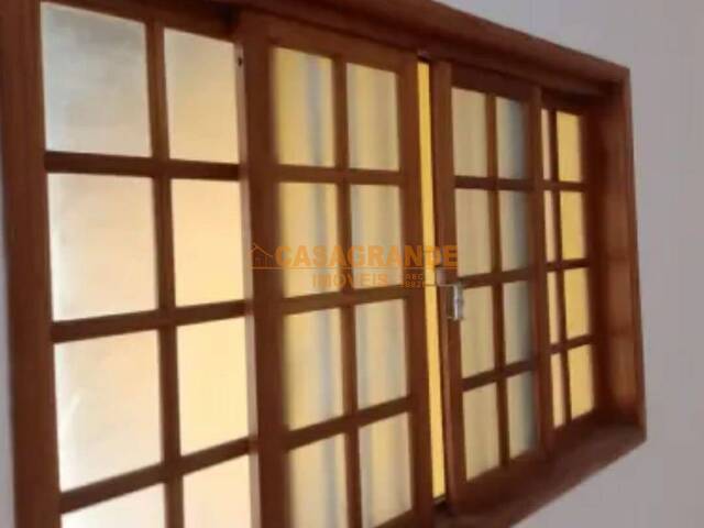 Casa para Venda em São José dos Campos - 4
