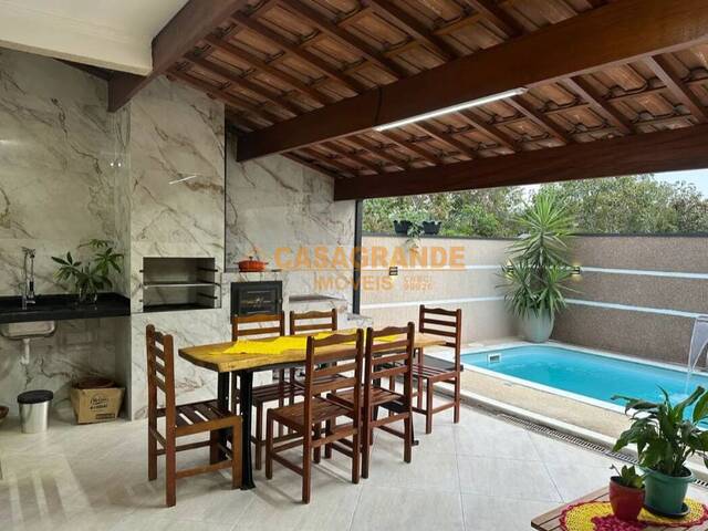 Casa para Venda em São José dos Campos - 4