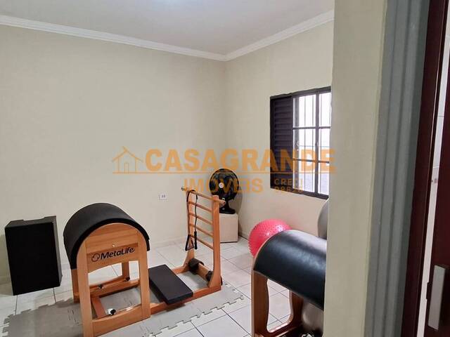 Bangalô para Venda em São José dos Campos - 5