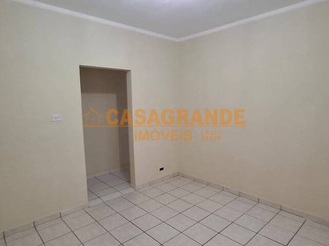 Bangalô para Venda em São José dos Campos - 4