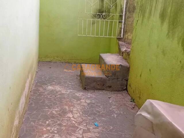 Casa para Venda em São José dos Campos - 4