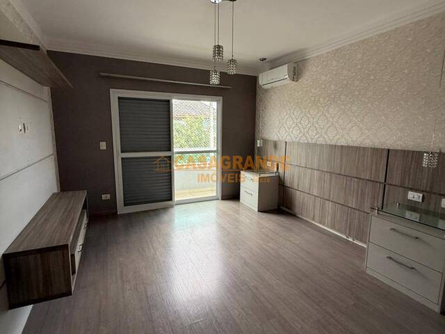 Casa para Venda em São José dos Campos - 4