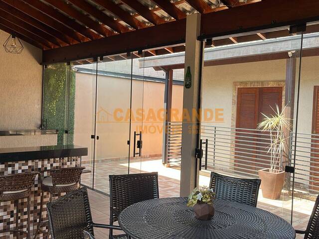 Casa para Venda em Jacareí - 4