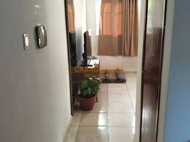 Casa para Venda em São José dos Campos - 5