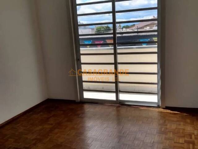 Casa para Venda em São José dos Campos - 4