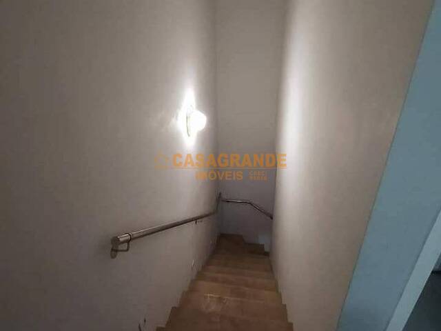 Casa para Venda em São José dos Campos - 4