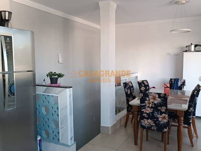 Casa para Venda em São José dos Campos - 5