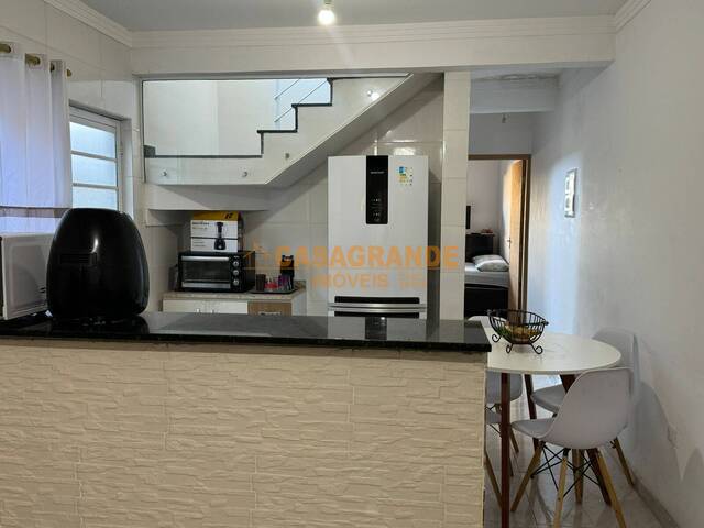 Casa para Venda em São José dos Campos - 4