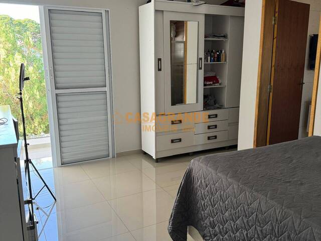 Casa para Venda em São José dos Campos - 5