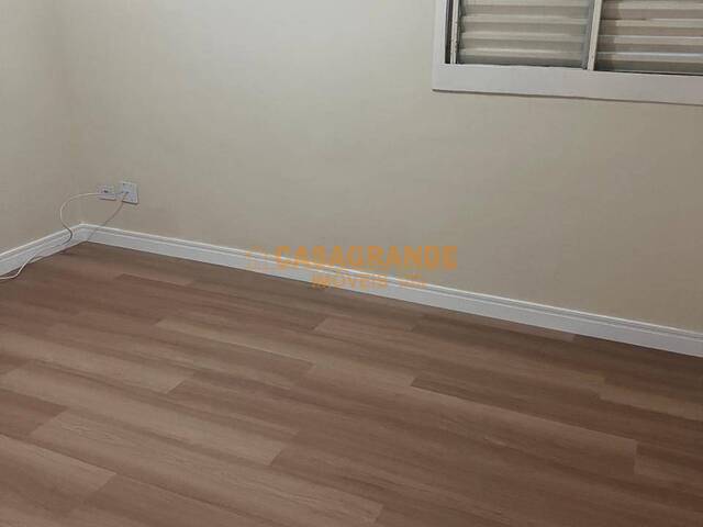 Apartamento para Venda em São José dos Campos - 4