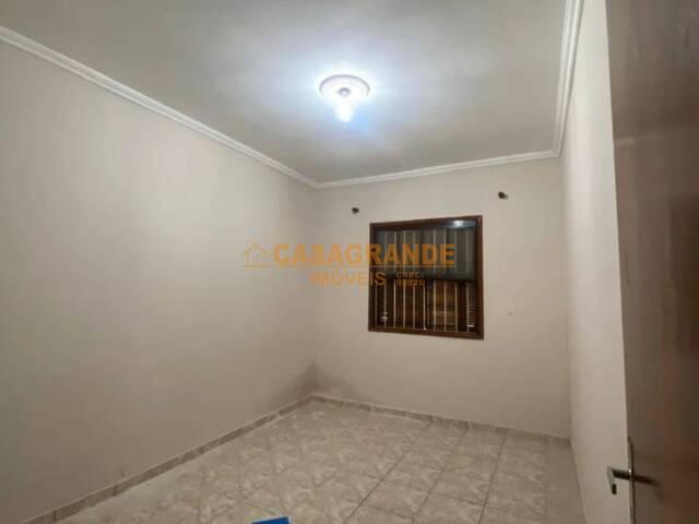 Casa para Venda em São José dos Campos - 5