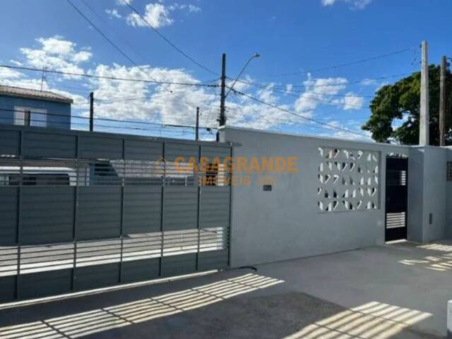 Casa para Venda em São José dos Campos - 4