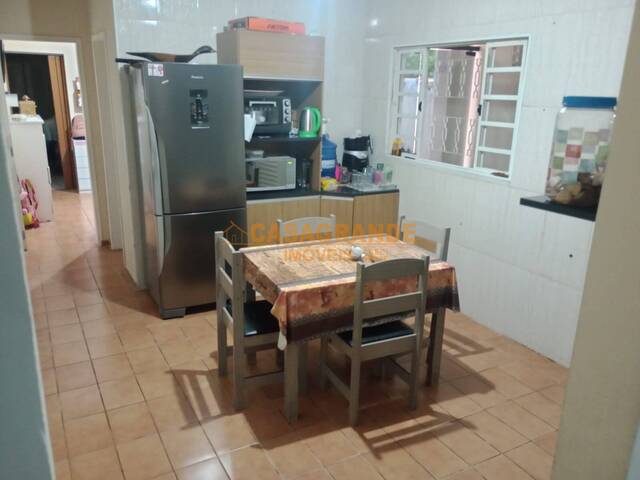 Casa para Venda em São José dos Campos - 5