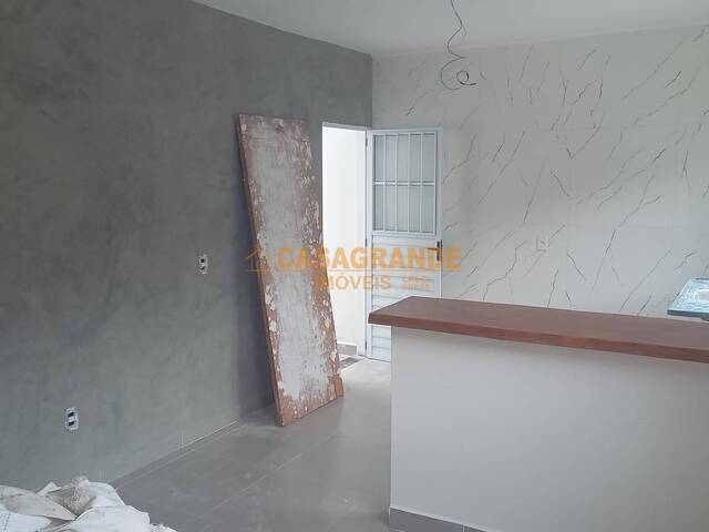 Casa para Venda em São José dos Campos - 3