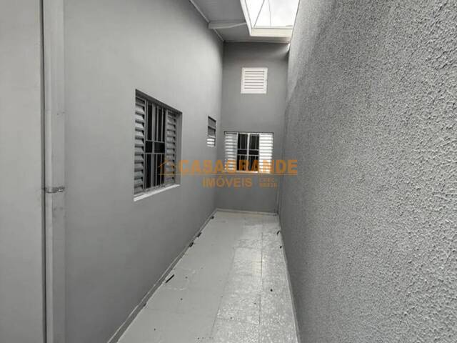 Casa para Venda em São José dos Campos - 4