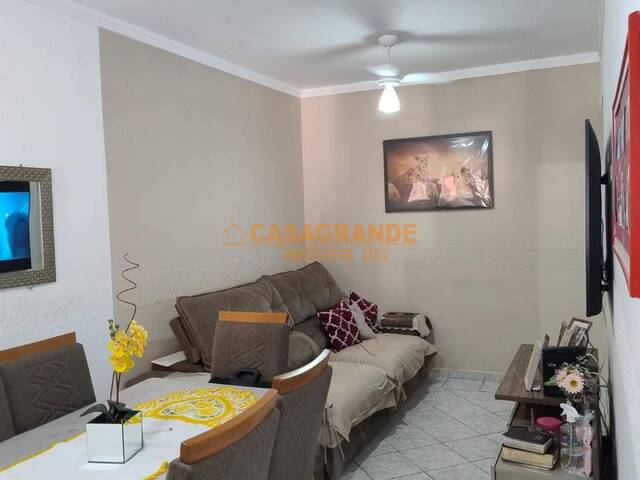 Casa para Venda em São José dos Campos - 4