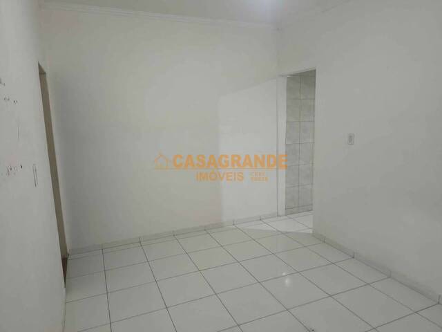 Casa para Venda em São José dos Campos - 4