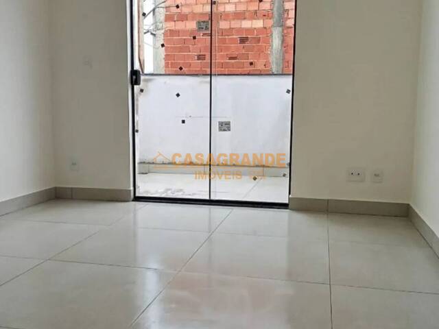 Casa para Venda em São José dos Campos - 5