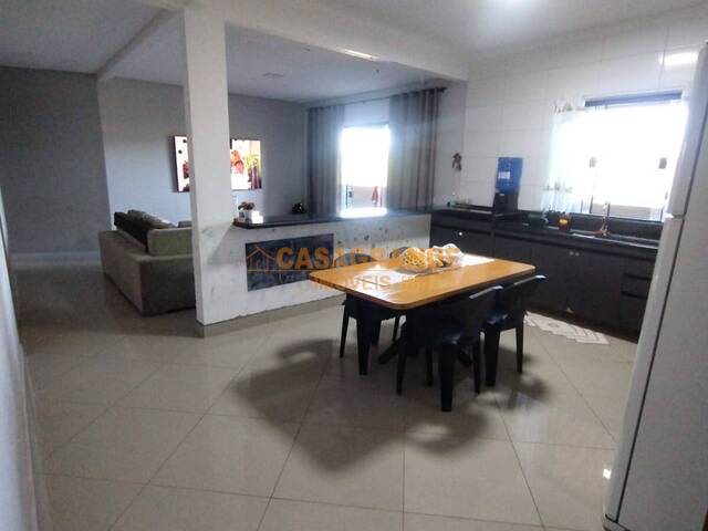 Casa para Venda em São José dos Campos - 4