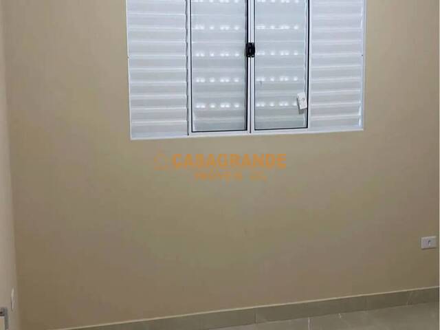 Casa para Venda em São José dos Campos - 5