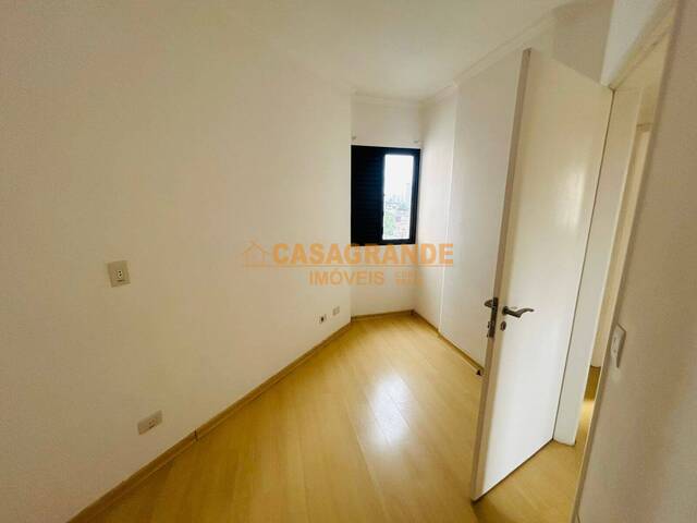 Apartamento para Locação em São José dos Campos - 4