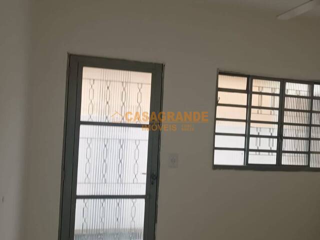 Casa para Venda em São José dos Campos - 4