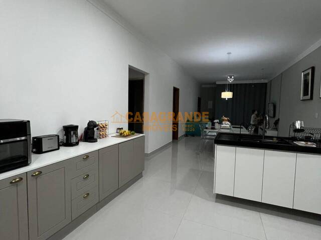 Casa para Venda em Caçapava - 4