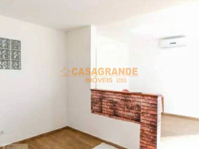 Casa para Venda em São José dos Campos - 4