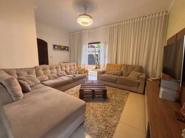 #13132 - Casa para Venda em São José dos Campos - SP - 1
