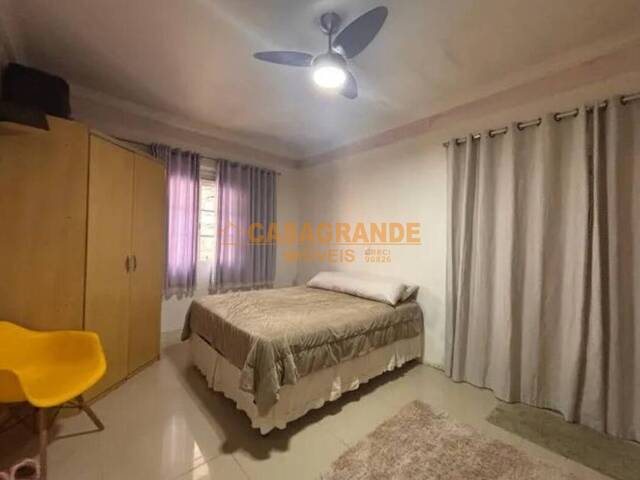 Casa para Venda em São José dos Campos - 4