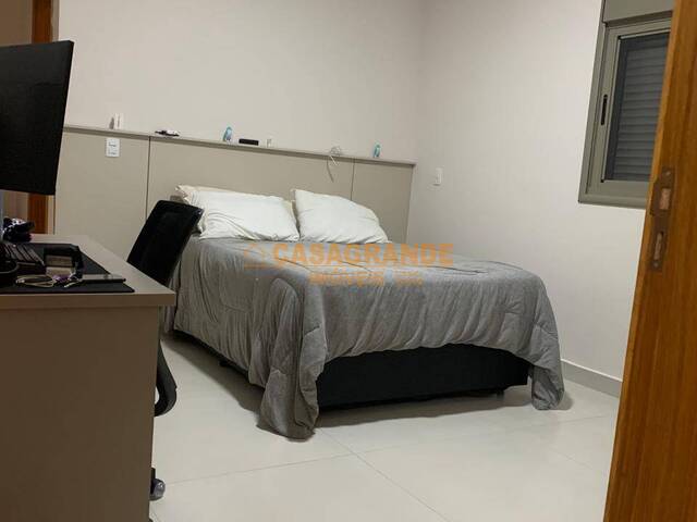 Casa para Venda em São José dos Campos - 5