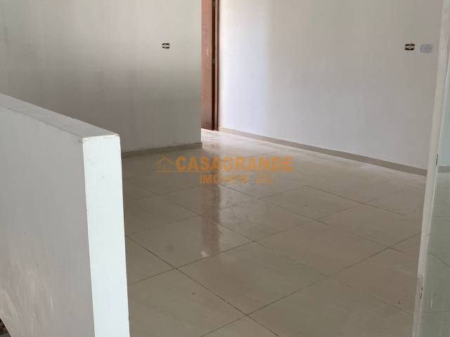 Casa para Venda em São José dos Campos - 4
