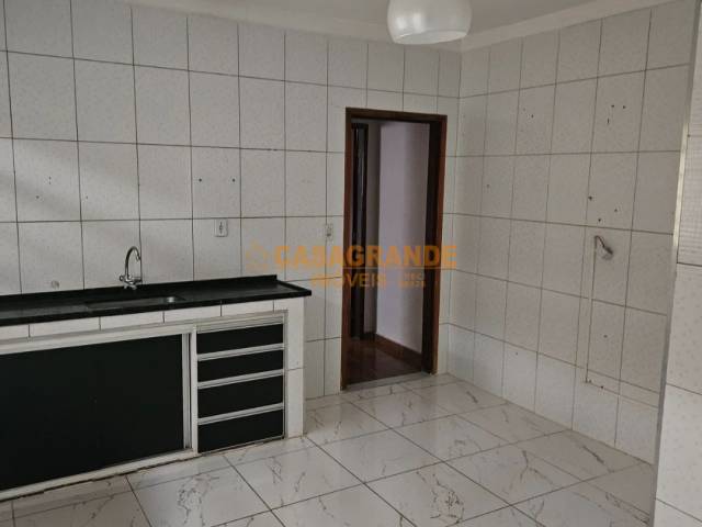 Casa para Venda em São José dos Campos - 4