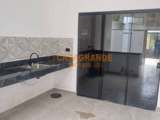 Casa para Venda em São José dos Campos - 4