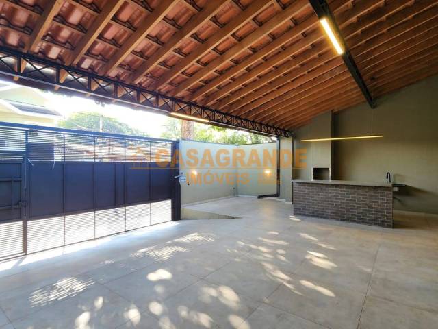 Casa para Venda em São José dos Campos - 4