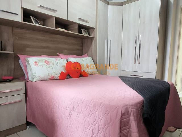 Casa para Venda em São José dos Campos - 5