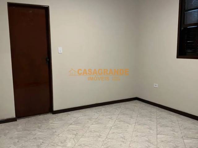 Casa para Venda em São José dos Campos - 5