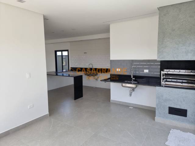 Casa para Venda em São José dos Campos - 4
