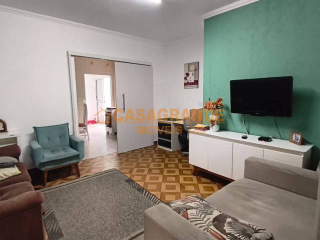 Casa para Venda em São José dos Campos - 4