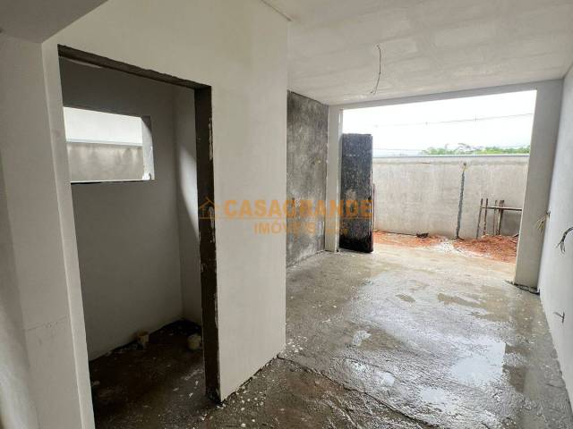 Casa para Venda em São José dos Campos - 4