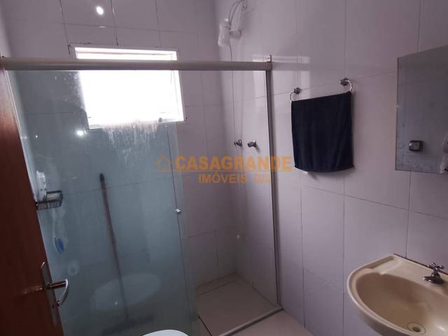 Casa para Venda em São José dos Campos - 4