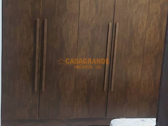 Casa para Venda em São José dos Campos - 4