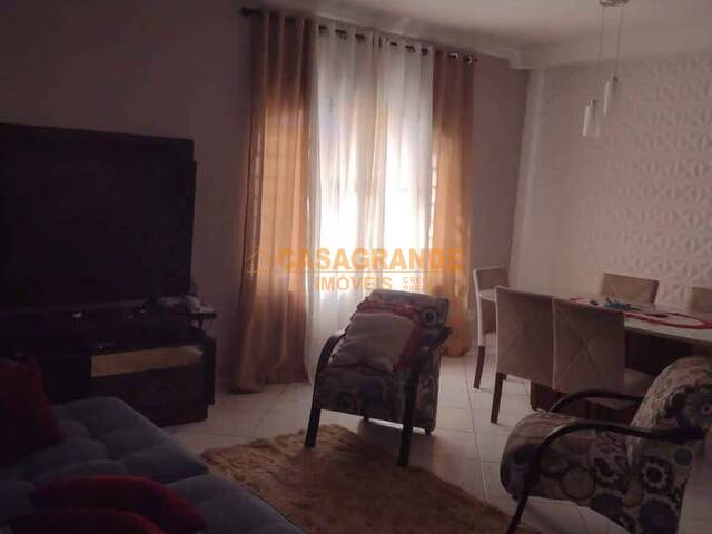 Casa para Venda em São José dos Campos - 5