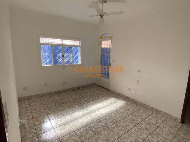 Casa para Venda em São José dos Campos - 4