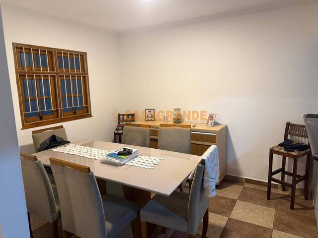 Casa para Venda em São José dos Campos - 4