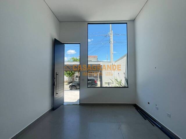 Casa para Venda em São José dos Campos - 2