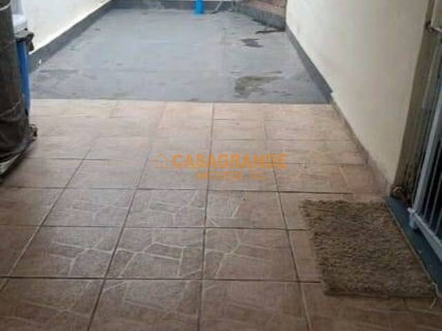 Casa para Venda em São José dos Campos - 4