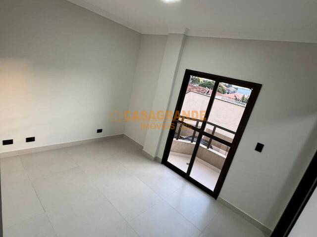 Apartamento para Venda em São José dos Campos - 4