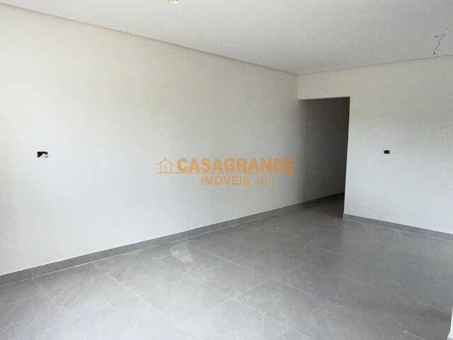 Casa para Venda em São José dos Campos - 5